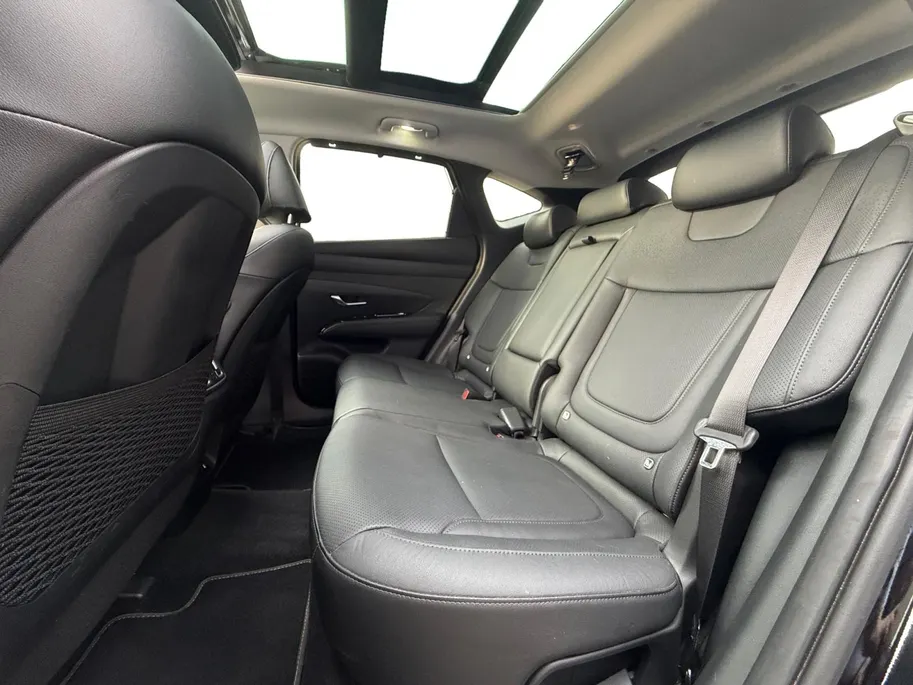 Hyundai Tucson 1.6 T-GDI PHEV Premium Sky 252PK | 66km WLTP elektrisch | Navigatie | Apple Carplay & Android Auto | Stoelventilatie & verwarming | Schuif- kanteldak | 360 camera |