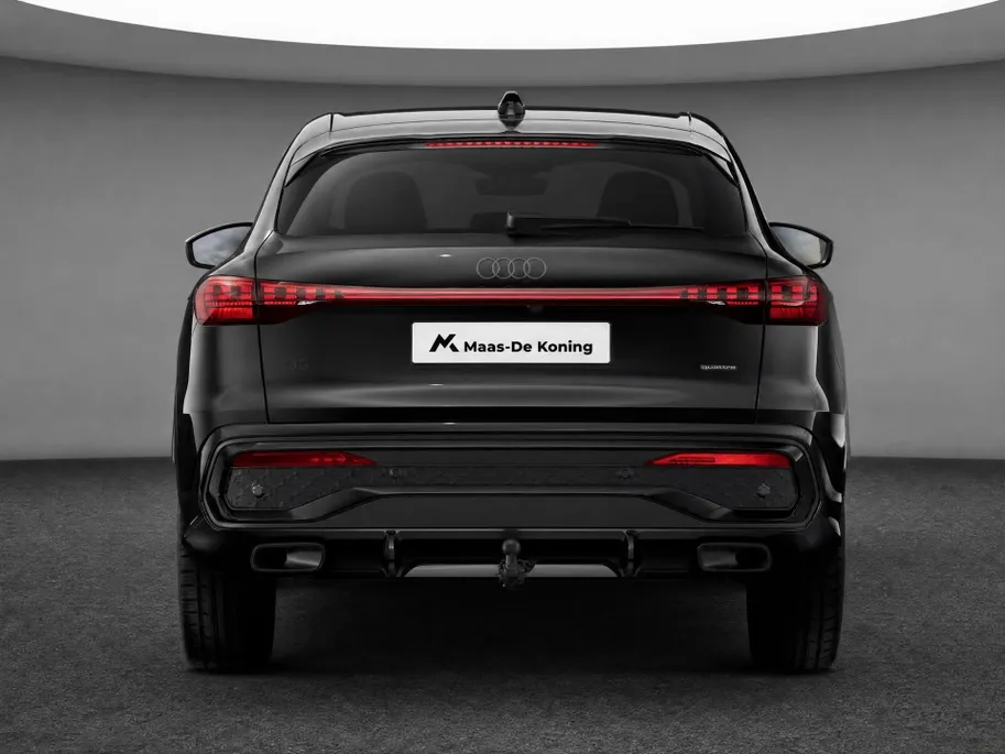 Audi Q5 Sportback 2.0 TFSI e-hybrid quattro S edition Competition 367 PK · Glazen panoramadak · MMI bijrijdersdisplay · B&O premium 3D