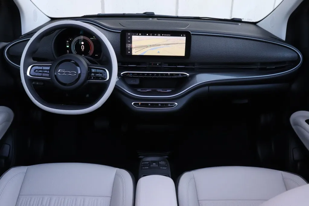Fiat 500C La Prima by Bocelli 42 kWh | JBL | Winter | Camera | 17′