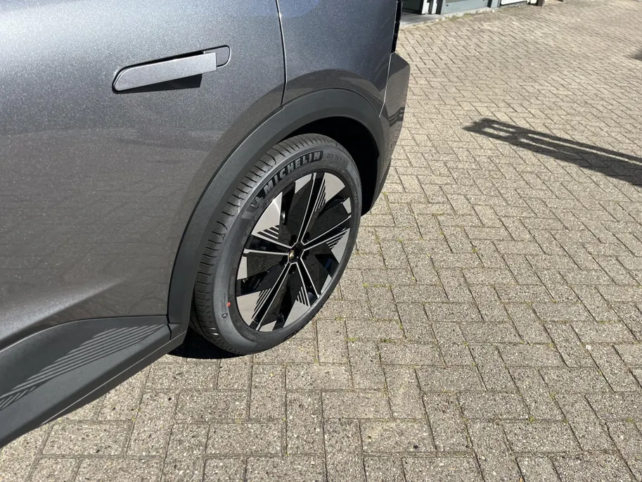 Renault Scénic E-Tech EV87 long range techno Nu op voorraad met 3.000 euro korting bij Zeeuw en Zeeuw Naaldwijk /  5 jaar garantie incl.