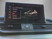Audi Q5 50TFSIe 220KW/299PK S-edition · Panoramadak · Camera + parkeersensoren · Trekhaak ·