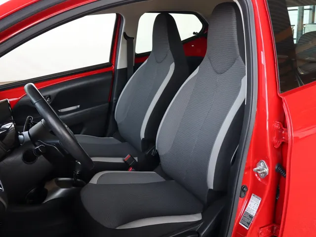 Toyota Aygo 1.0 VVT-i x-play Automaat | Camera | Apple Carplay & Android Aut