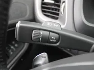 Volvo V40 Cross Country 1.5 T3 Dynamic Edition | Trekhaak | 17' LM | Panoramadak | Leer | PDC v+a | Camera | Stoel-/voorruitverwarming | HK audio |
