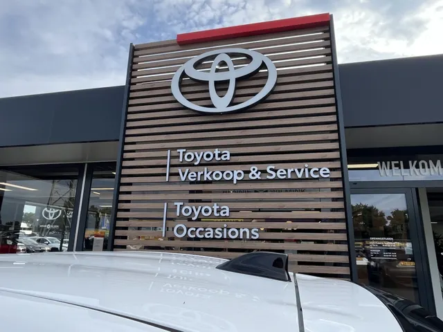 Toyota Yaris 1.5 Hyrid 115 Active | 3500 euro demo korting