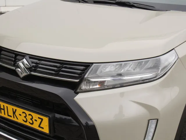 Suzuki Vitara 1.4 Boosterjet Select Smart Hybrid | Navi | Adap. Cruise | Clima | Trekhaak | All Season