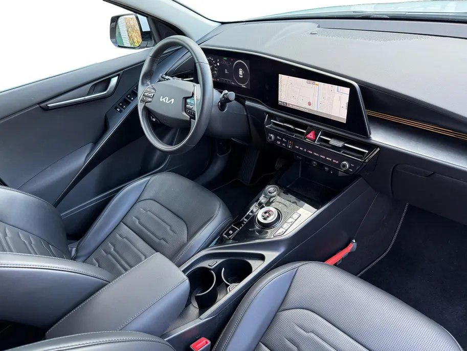 Kia Niro EV Edition Advanced 64.8 kWh | Camera | Keyless | Navi | Stoel + Stuurverwarming | Blindspot | Apple Carplay | Android Auto | Fabrieksgarantie t/m 03-2031 + 3 jaar verlengd tot 03-2034 |