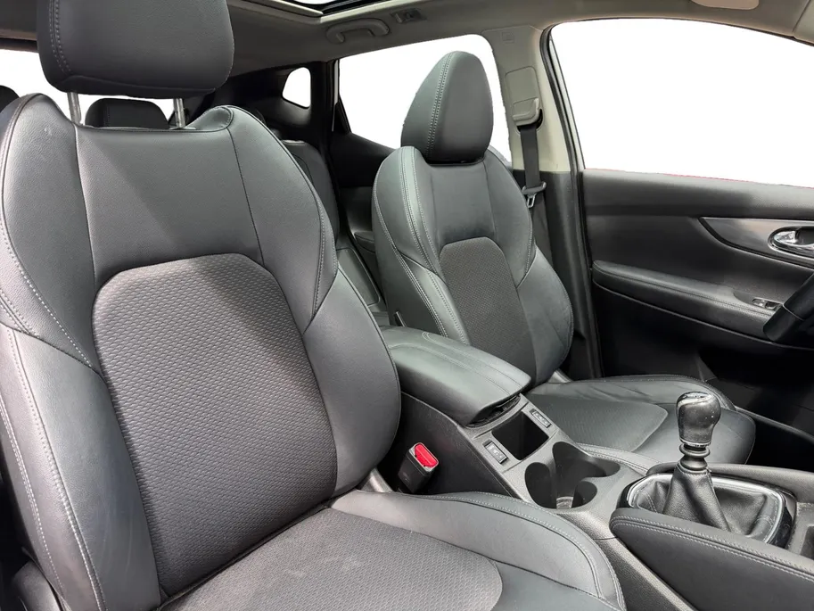 Nissan QASHQAI 1.2 Tekna + | Zeer compleet | Panoramadak | 360 graden camera | Lederen bekleding | BOSE audio | 12 maanden BOVAG garantie |