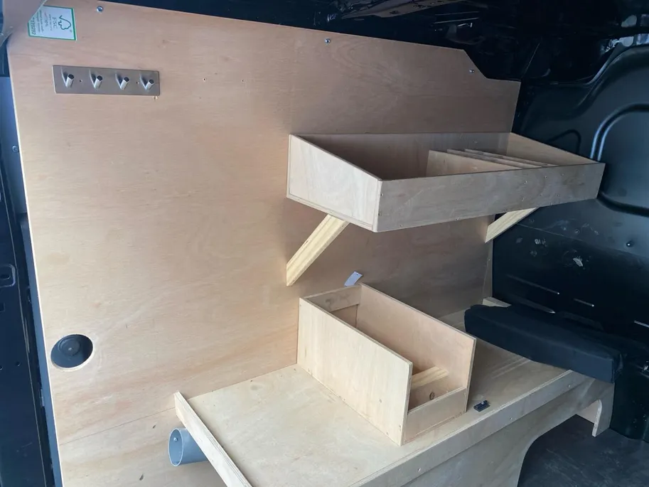 Ford Transit Courier 1.0 EcoBoost Limited automaat | NL-Auto| 1e Eigenaar | Dealeronderhouden | Winter Pack | Trekhaak | Navigatie | Camera | Parkeersensoren | Climate Control |