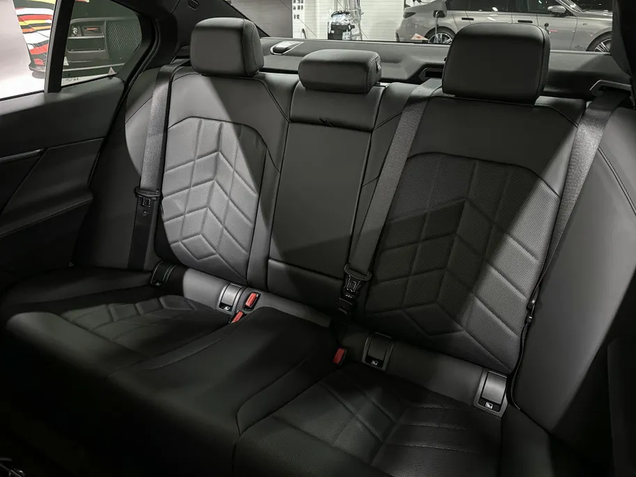 BMW i5 Sedan eDrive40