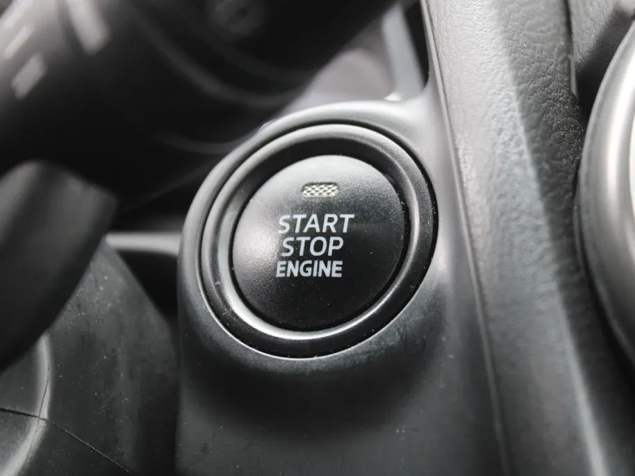 Mazda 2 1.5 Skyactiv-G Sportive | Camera | Apple Carplay/Android Auto | LED | Cruise | 16' LM | Airco | Dealeronderhouden | Weing km! |