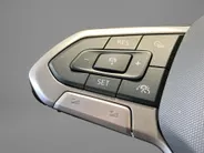 Volkswagen T-Roc 1.5TSI/150PK DSG R-line · Panoramadak  · Camera · Apple/Android Car Play · Navigatie