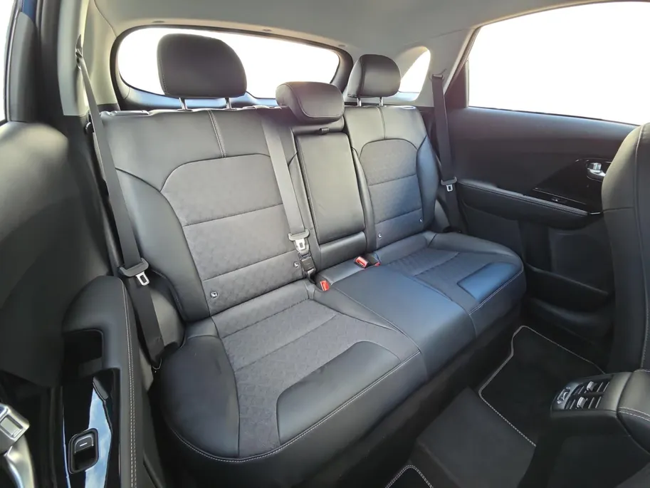 Kia Niro 1.6 GDi Hybrid DynamicLine | Automaat | Trekhaak | Camera | Navigatie | Carplay | cruise Control |