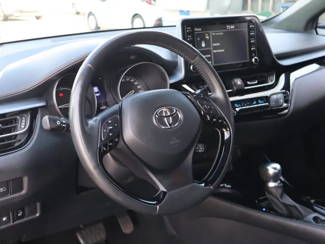 Toyota C-HR 1.8 Hybrid Style Bi-tone | Stuur en stoelverwarming | Blindspot | Trekhaak