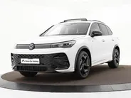 Volkswagen Tiguan 1.5eTSI/150PK R-Line Blackstyle DSG · Panoramadak · Trekhaak · Apple/Android Car Play · Camera · Garantie t/m 30-09-2030 of 100000km.
