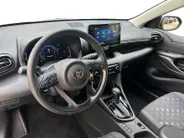 Toyota Yaris 1.5 Hybrid Dynamic | Nieuw | Apple Carplay/Android Auto | hill hold functie | airco (automatisch) | achteruitrijcamera | buitenspiegels verwarmbaar |