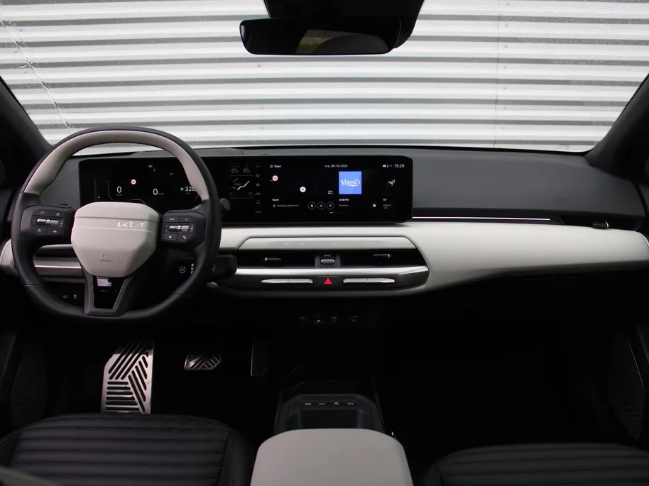Kia EV4 GT-PlusLine 81.4 kWh | Schuifdak | Stuur-/stoelverwarming + ventilatie | Camera rondom | Elek. stoelverstelling | Leer | HUD | LED | 19' LM |