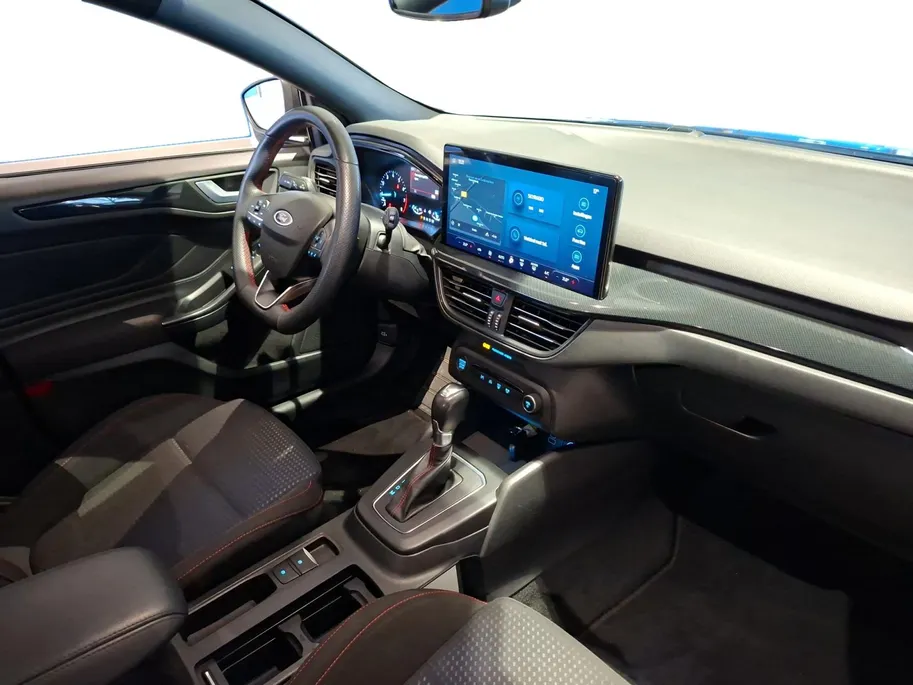 Ford Focus Wagon 1.0 EcoBoost Hybrid ST-Line 125pk automaat | 1500 kg Aanhanggewicht | Navigatie | Cruise control | All season banden