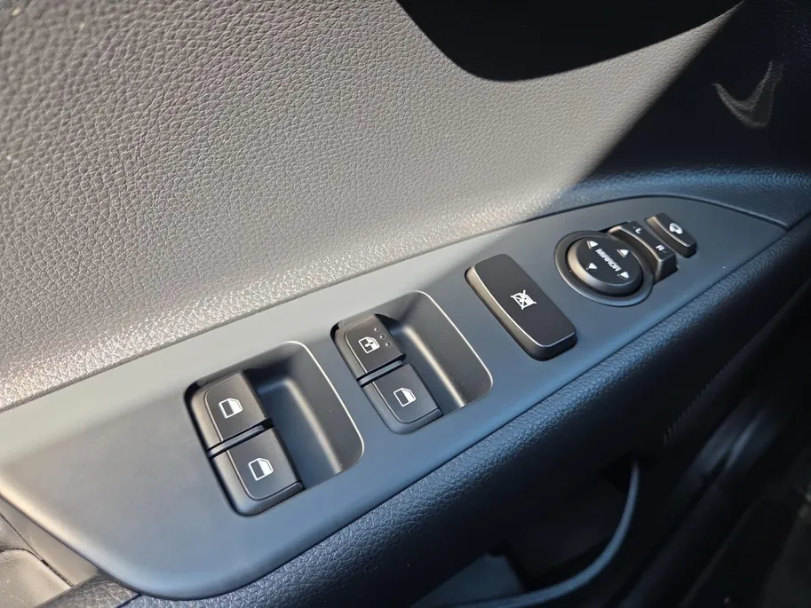 Kia Stonic 1.0 T-GDi MHEV DynamicLine | Cruise Control Adaptief | Achteruitrijcamera | Apple Carplay& Android Auto | LM Velgen | rijstrooksensor met correctie | Fabrieksgarantie t/m 15-02-2031 | Alseason Banden |