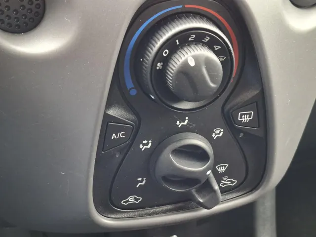 Peugeot 108 1.0 e-VTi Active AIRCO | NL-auto | rijklaarprijs !!