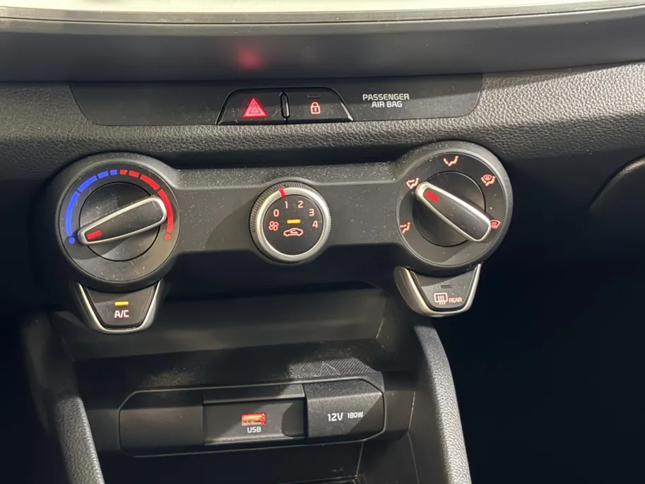 Kia Stonic 100PK T-GDi MHEV ComfortLine | Airco | Apple CarPlay/Android Auto | Centrale Deurvergrendeling | Elektrische Ramen & Spiegels | Licht Sensor |