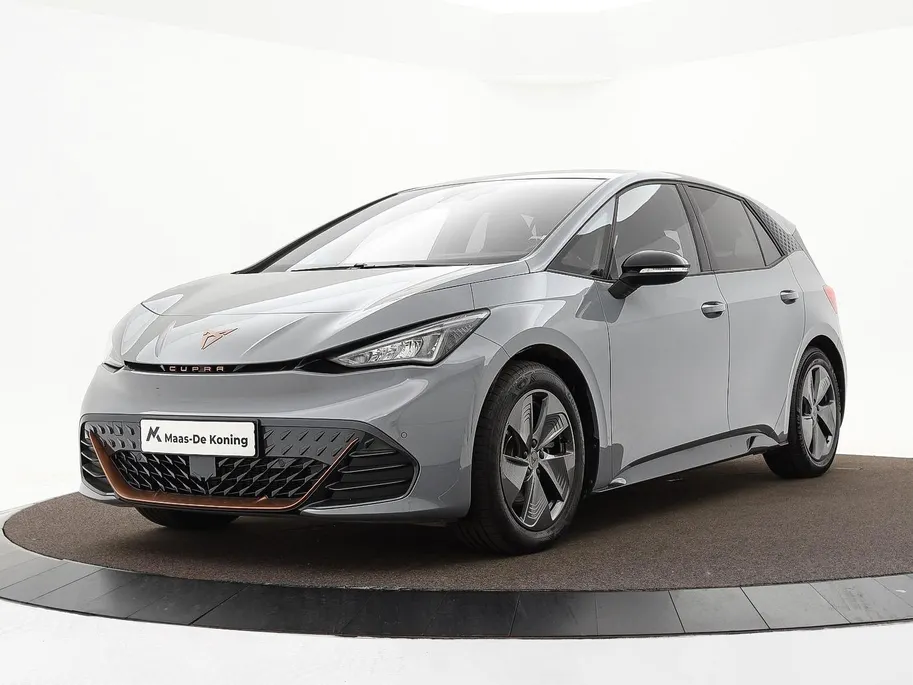 CUPRA Born Impulse 62 kWh 204pk · Camera · Keyless · Apple/Android Car Play · ACC · Stuurwielverwarming · Sportstoelen · 18'Velgen ·