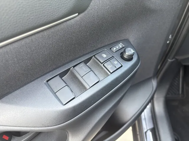 Toyota Yaris Cross 1.5 Hybr 115 Active | Blindspot | Parkeersensoren V+A | Stuur/ Stoelverwarming