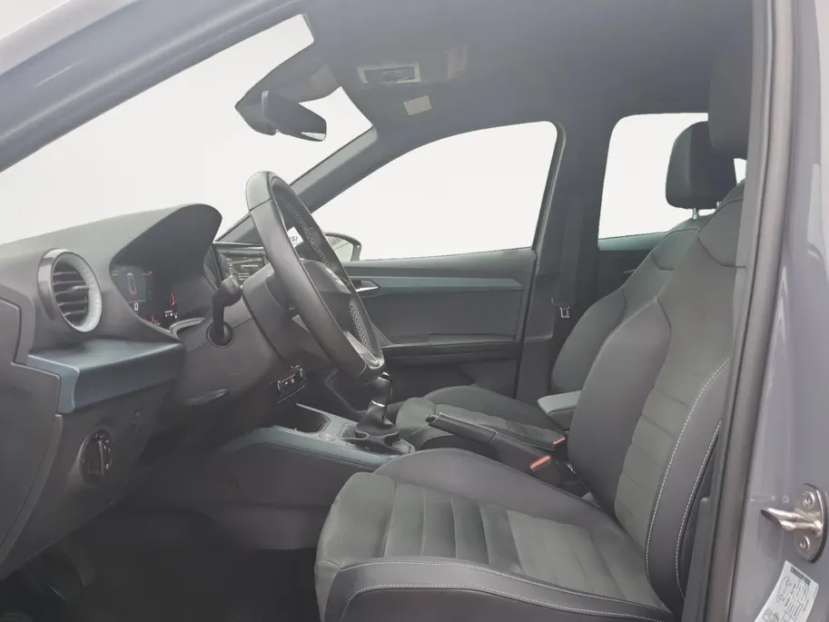 SEAT Arona Xperience | Climate control | Adaptieve cruise control | Camera | Apple CarPlay / Android  | Parkeersensoren voor en achter |
