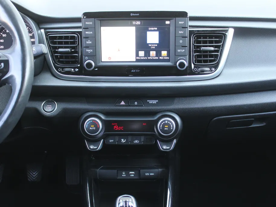 Kia Rio 1.0 TGDI ExecutiveLine | Trekhaak | Stuur-/stoelverwarming | Camera | Skai leer | 17' LM | Carplay | All seasons | Clima | Navi | Cruise |