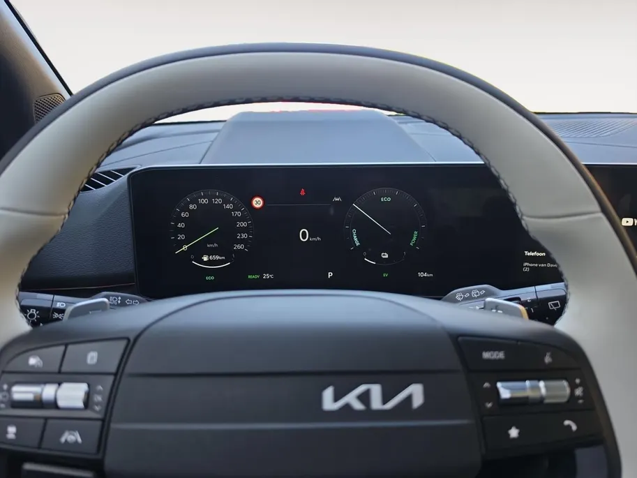 Kia Sportage 1.6 T-GDi Hybrid GT-PlusLine | Schuif/kanteldak | Lederen bekleding | 360 Graden camera | Head up display | Elektrische achterklep | Elektrische stoel verstelling met geheugen | Stoel verwarming + ventilatie voor | Dodehoek camera | Draadloze oplader | Ad
