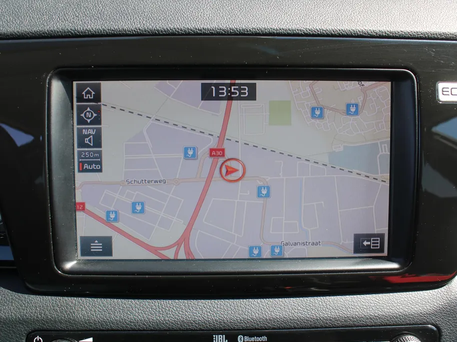 Kia e-Niro ExecutiveLine 64 kWh | Trekhaak | Warmtepomp | Stuur-/stoelverwarming + ventilatie | Leer | Camera | Stoelgeheugen | Dodehoek detectie | LED | 17' LM |