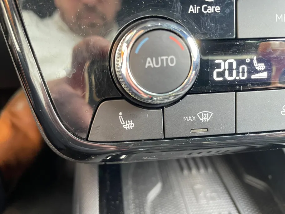 Škoda Kamiq 1.5 TSI Sport Business 150PK AUTOMAAT |Stoelverwarming| Climate control| Cruise Control| Parkeersensoren v+a| Achteruitrijcamera| Sportstoelen| Digitaal dashboard| Super strakke auto!