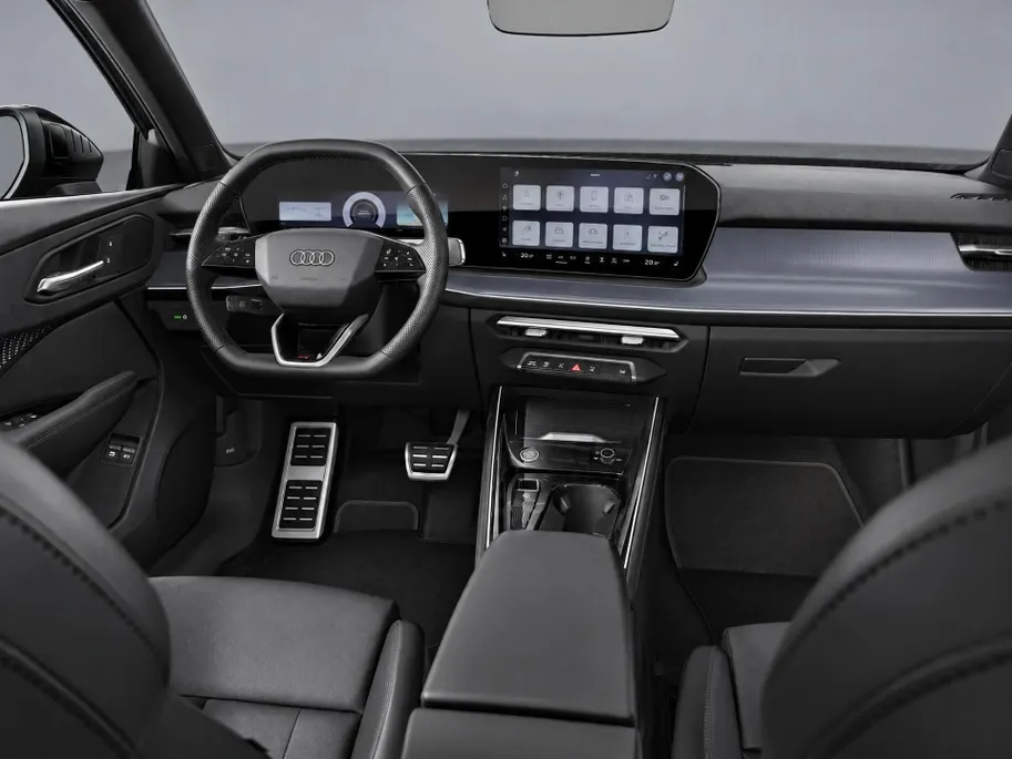 Audi Q3 e-hybrid S edition 272 PK · Tech plus · Glazen panoramadak · Optiekpakket zwart