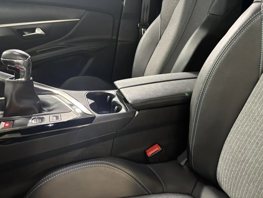 Peugeot 3008 1.2 - 130PK PureTech Allure | Elektrische Achterklep | Digital Cockpit | Navi | Camera | Parkeersensoren | Apple CarPlay/Android Auto | Lichtmetalen Velgen | Adaptive Cruise Control |