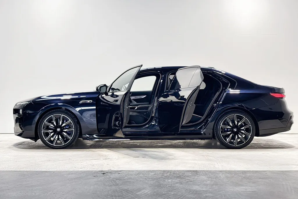 BMW i7 M70 xDrive 106 kWh