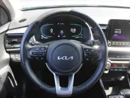 Kia Stonic 1.0 T-GDi MHEV DynamicPlusLine | Stuur-/stoelverwarming | Camera | Cruise adapt. | Clima | LED | Navi | 16' LM | Automaat |