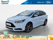 Ford Focus Wagon 2.0 EcoBoost ST-3 | Recaro-Stoelen | Parkeer Camera | Leder | Cruise Control | Climate Control | Parkeer Sensoren |