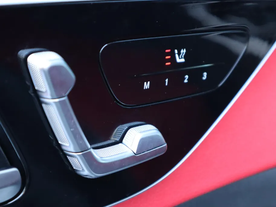 Mercedes-Benz C-Klasse Estate 300 e AMG Line l Trekhaak l Panoramadak l stoelverwarming l Leder