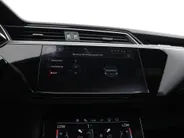 Audi Q8 Sportback e-tron 55 quattro S Edition 408pk / 115 kWh · SOH 93,2% · Panoramadak · Luchtvering · 360gr Camera ·  Head-Up display ·