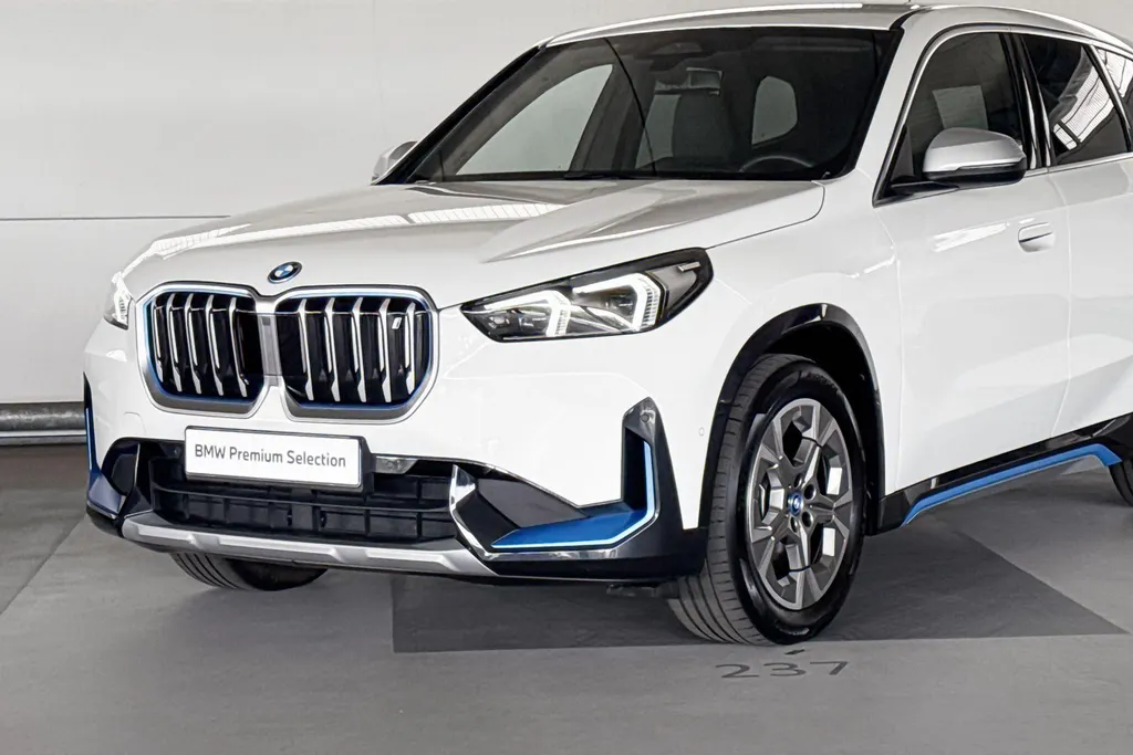 BMW iX1 xDrive30 Launch Edition 67 kWh