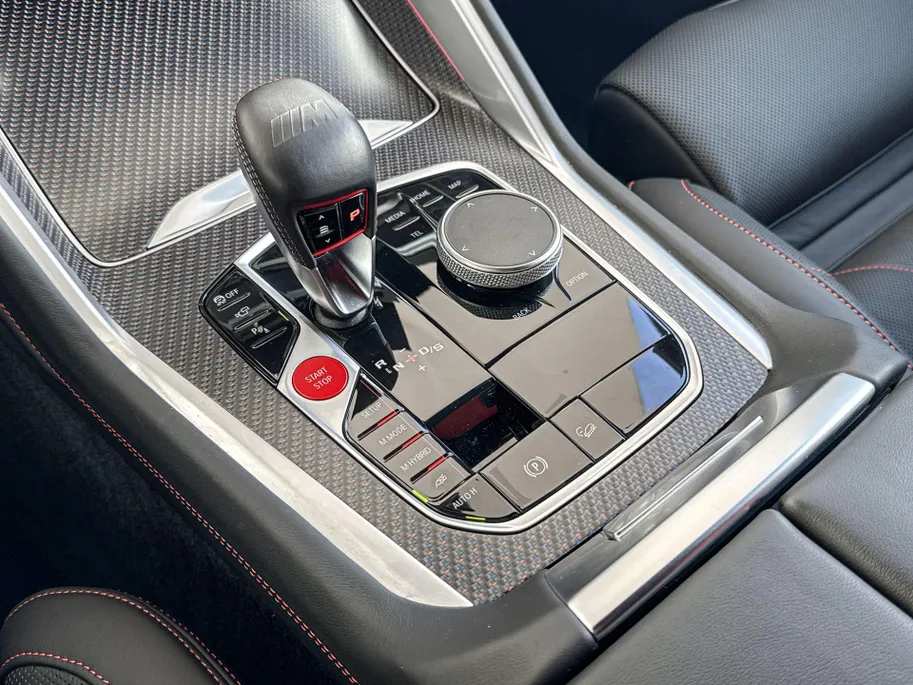 BMW XM PHEV Label Red 30 kWh