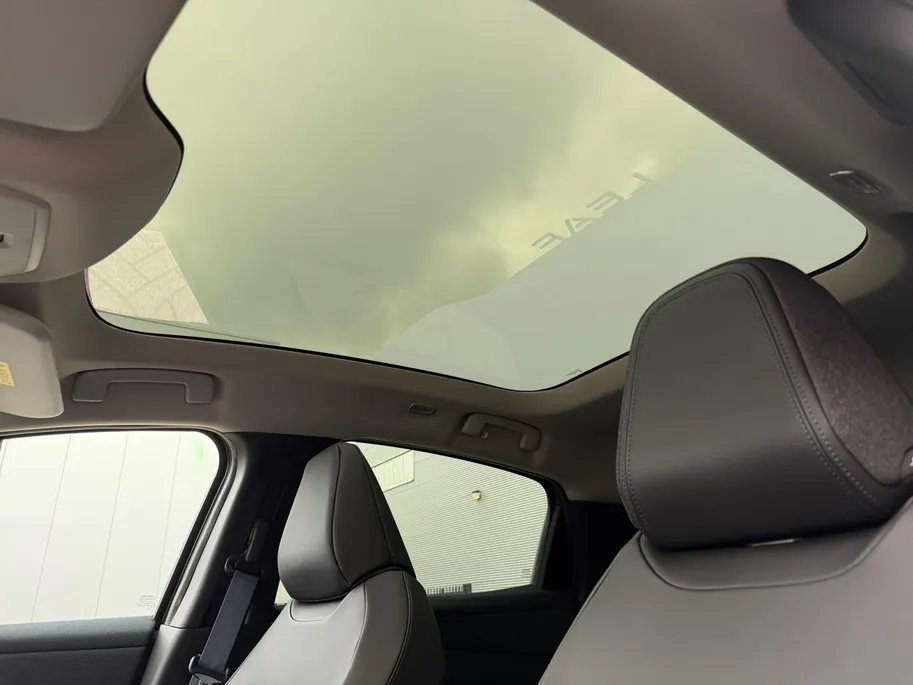 Nissan Leaf Evolve 52 kWh | NISSAN MORE 10 JAAR GARANTIE| 451 KM WLTP | 2500 EURO INRUILPREMIE | SNEL RIJDEN | BOSE | RONDOM CAMERA | CARPLAY |