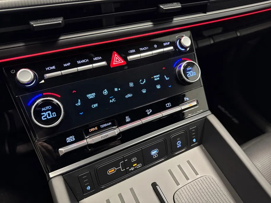 Hyundai Santa Fe 1.6 T-GDI BLACK LINE | PHEV | AUTOMAAT | BOSE | DIRECT LEVERBAAR |