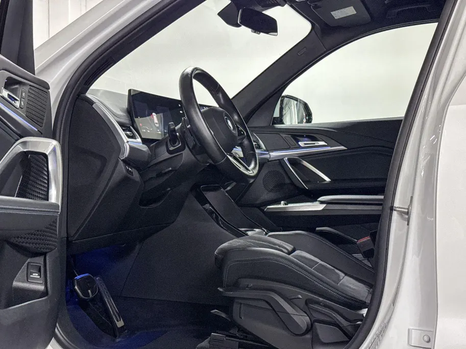 BMW iX1 xDrive30 Launch Edition