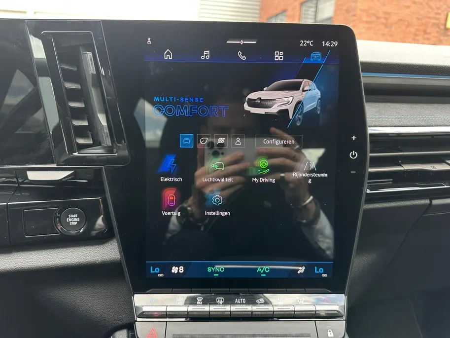 Renault Austral 1.2 E-Tech full hybrid 200 techno esprit Alpine | Apple Carplay & Android Auto | Climate Control | Camera | Adaptieve Cruise Control | Automatische Kofferklep | Dodehoek Detectie | 12 Maanden BOVAG Garantie