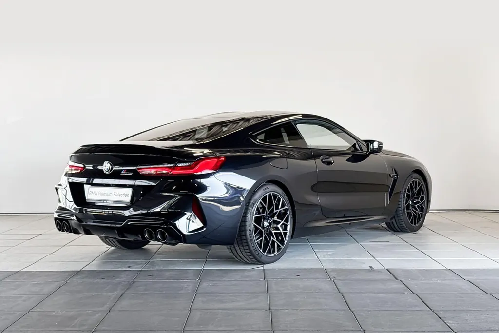 BMW M8 Coupé Competition M Driver's Pack