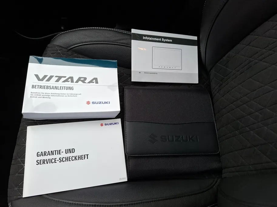 Suzuki Vitara 1.5 Hybrid Style automaat | Kantel / schuifdak | 17' lichtmetalen velgen | Navigatie | Achteruit rij camera