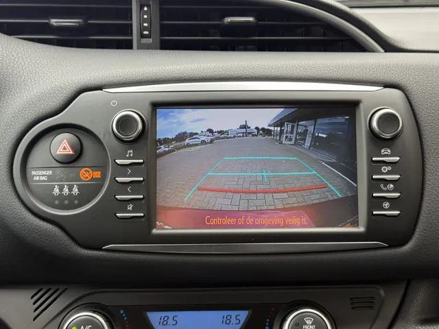 Toyota Yaris 1.5 Hybrid Dynamic | All Seasons | Stoelverwarming
