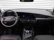 Kia Niro EV Edition Advanced 64.8 kWh | Stuur-/stoelverwarming | Elektr. stoelverstelling | Camera | Cruise adapt. | 17'LM | Clima | 17% bijtelling |