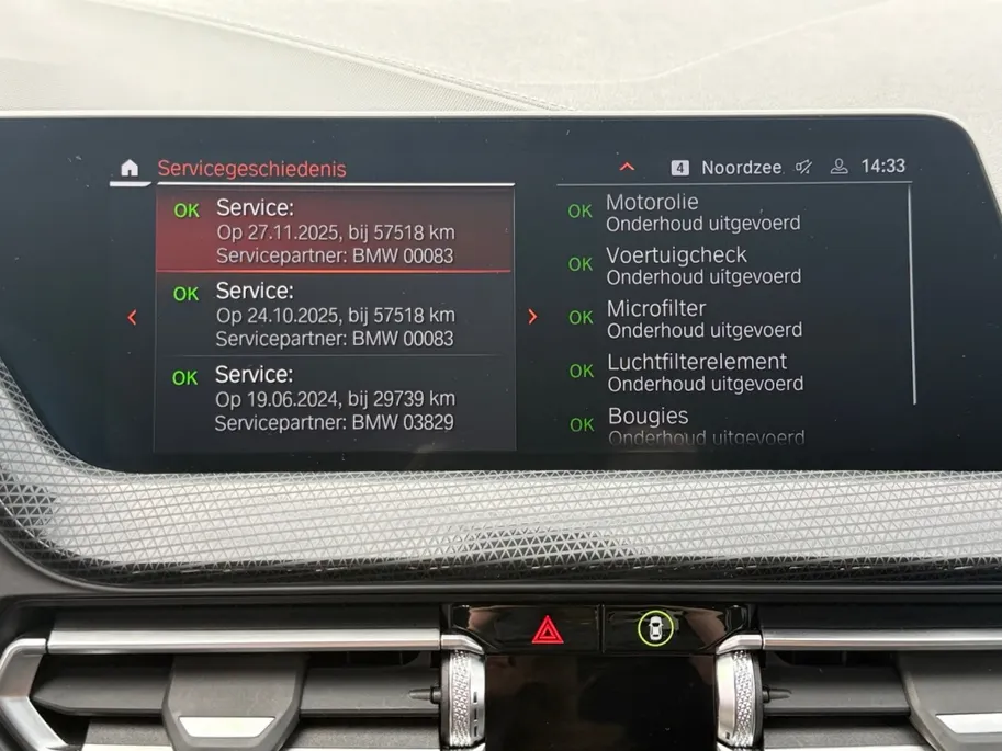 BMW 1 Serie Limousine 118i Sport Line Apple/Android draadloos | Automaat | Climate Con