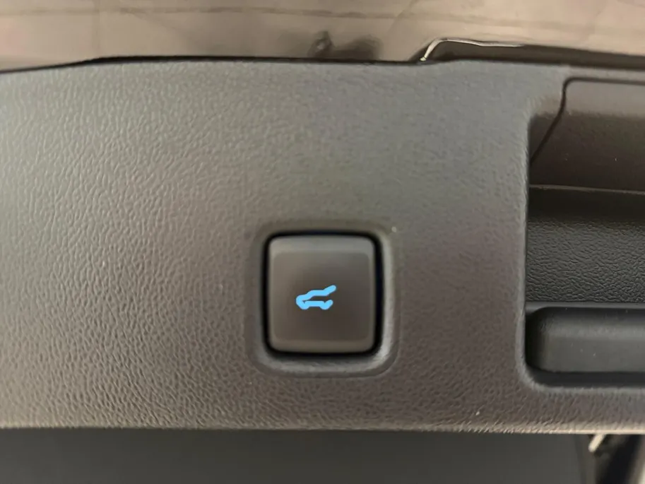 Ford Kuga 2.5 PHEV ST-Line X | NL Auto | Elec Trekhaak | Panorama Dak | Winterpack | Technology Pack | Matrix Led Koplampen | B&O Audio | 19 Inch LM Velgen |